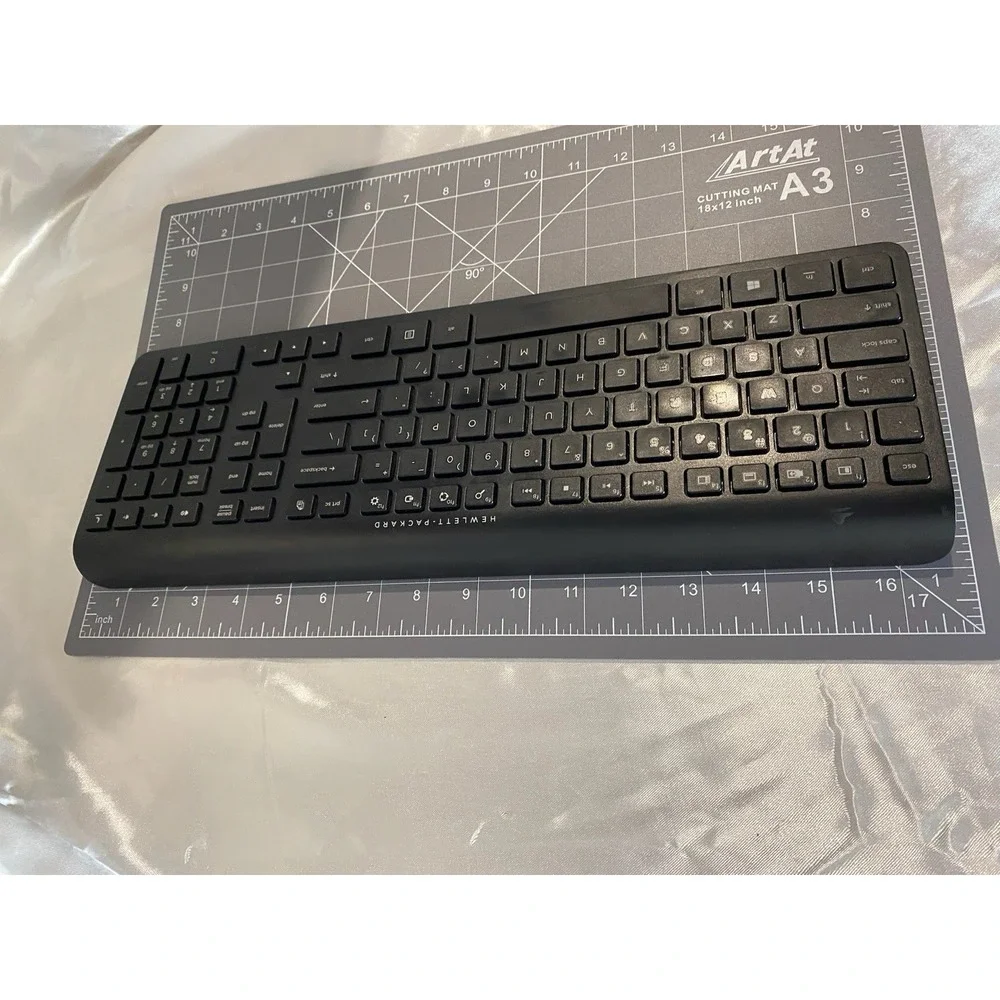Hewlett Packard HP SK-2061 Wireless Keyboard Black Slim -No Receiver- Parts Only